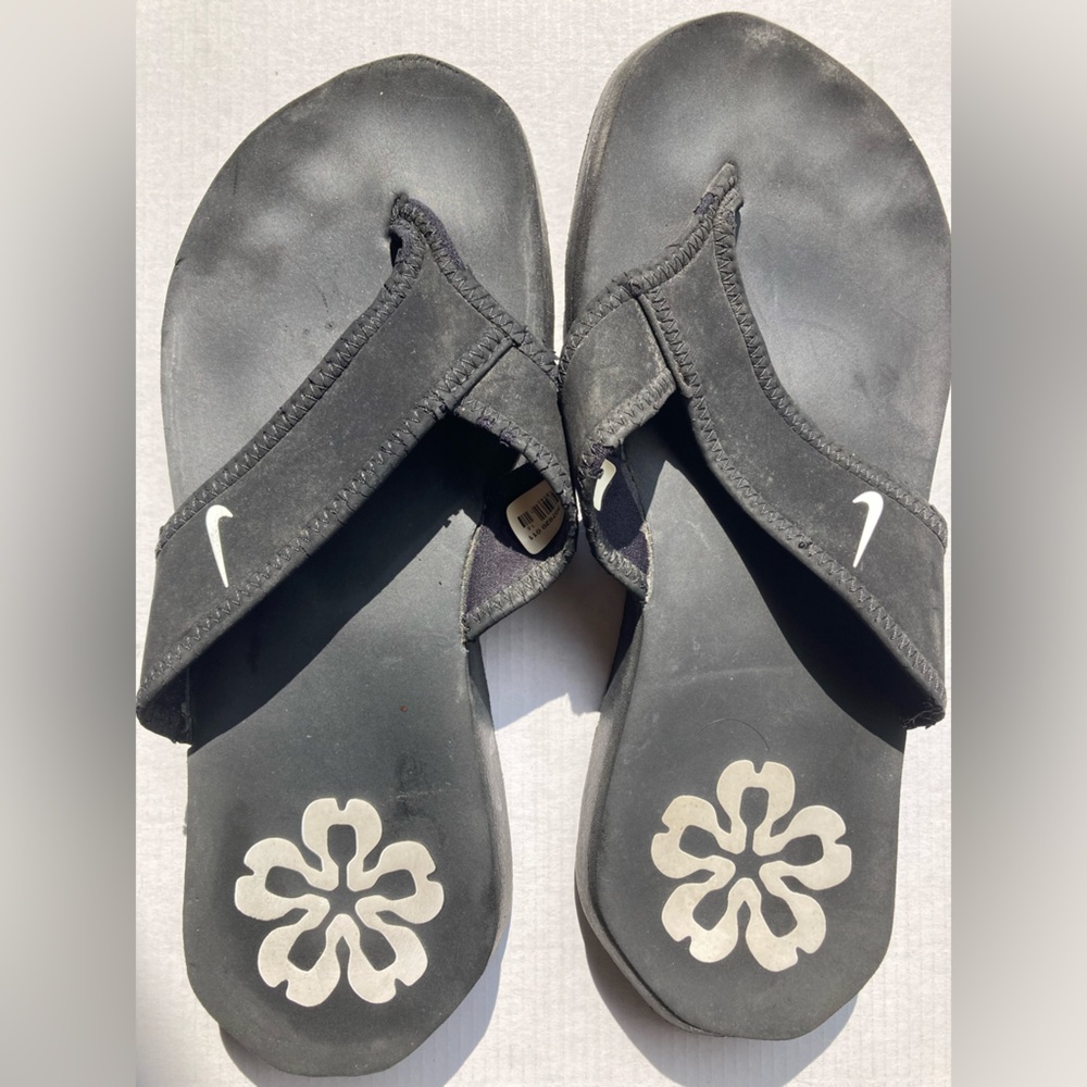 Nike flip flop